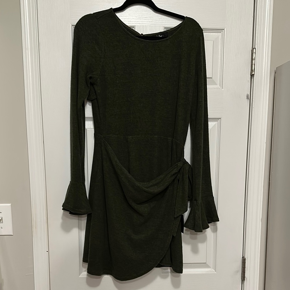 Lulus dark green wrap long sleeve dress large NWT